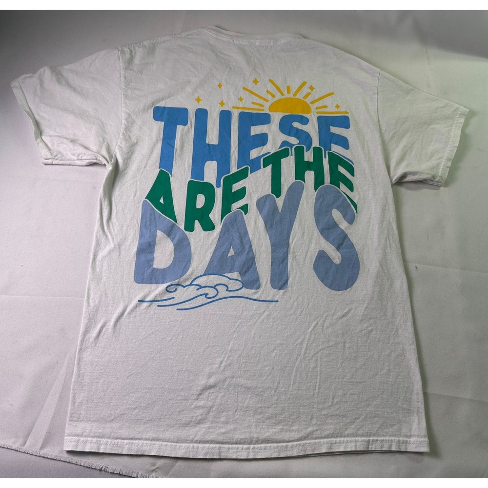 Altar'd State These Are The Days Graphic T-Shirt White Sun Wave XS/S Boho Beach